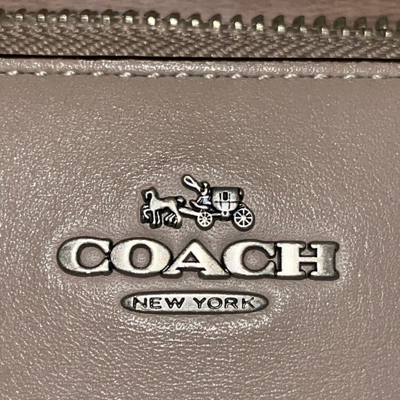 COACH LEATHER ACCORDIAN ZIP WALLET - Picture 12 of 16